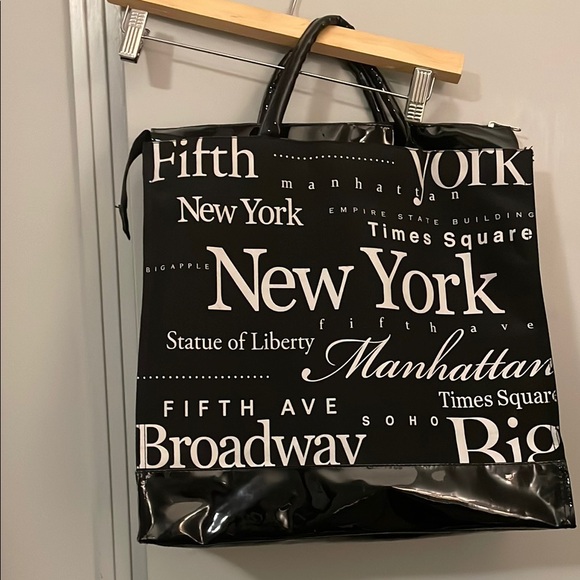 Black New York Themed Tote Bag - Picture 1 of 6
